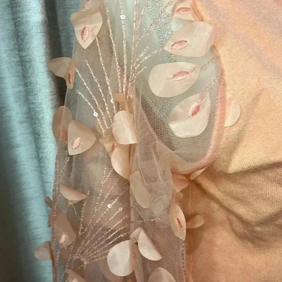 SIONI MILANO LONG SLEEVE CORAL SWEATER WITH FLUTTER LEAF DETAIL - Picture 3 of 7